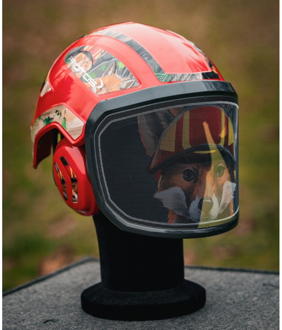 Edition limitée du Protos Foxi coloris rouge et marquage à l'effigie du renard Pfanner sur la visière et les stickers