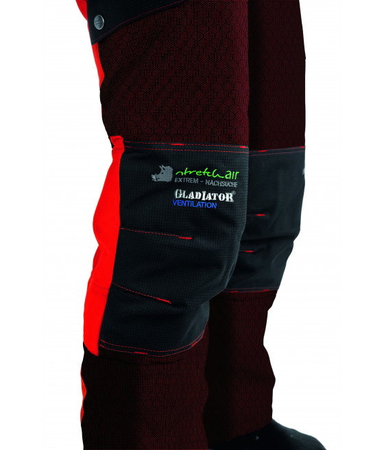 Gros plan sur les renforts en kevlar sur les genoux